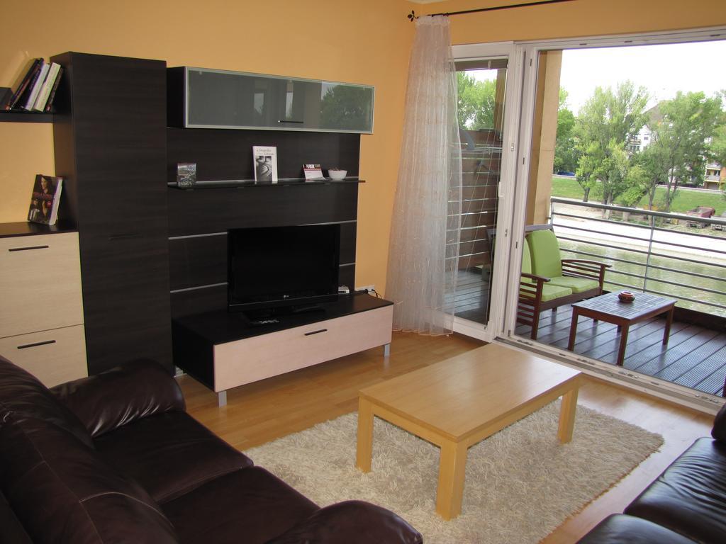 Dunalux Apartman Győr Chambre photo