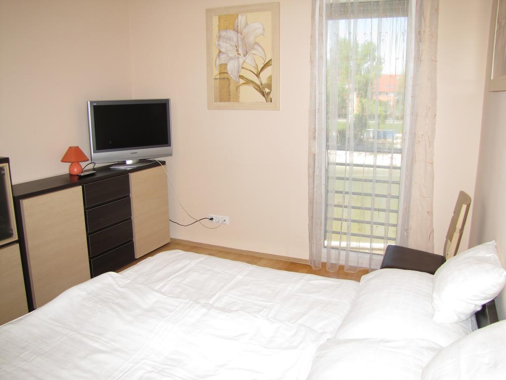 Dunalux Apartman Győr Chambre photo