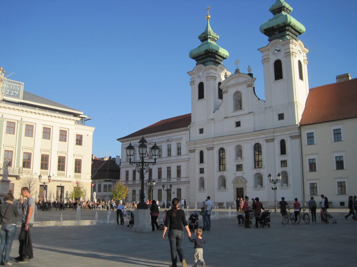 Dunalux Apartman Győr Extérieur photo